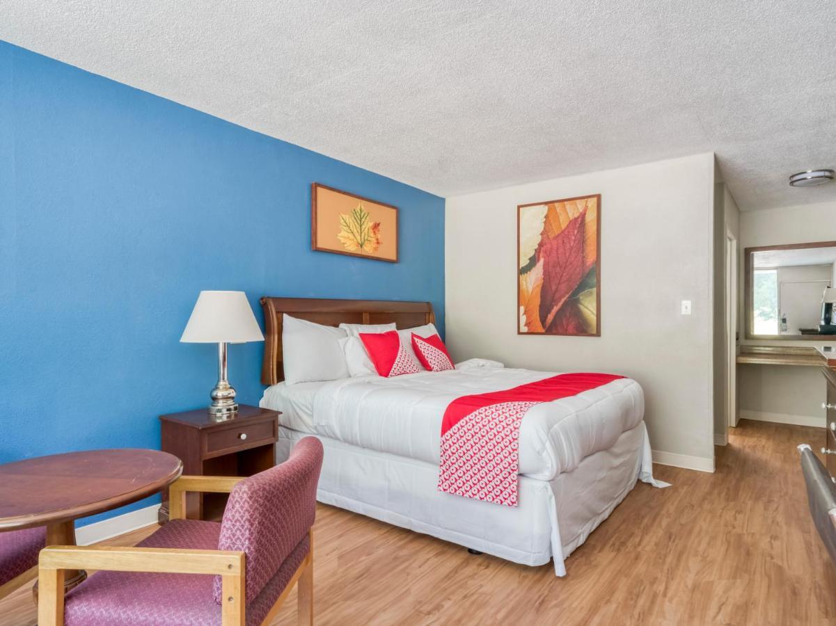 Oyo Hotel Battleboro Dış mekan fotoğraf