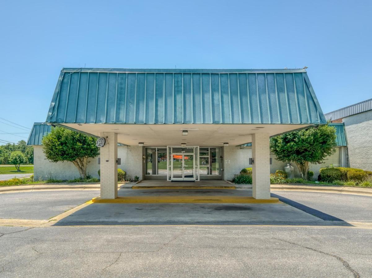 Oyo Hotel Battleboro Dış mekan fotoğraf