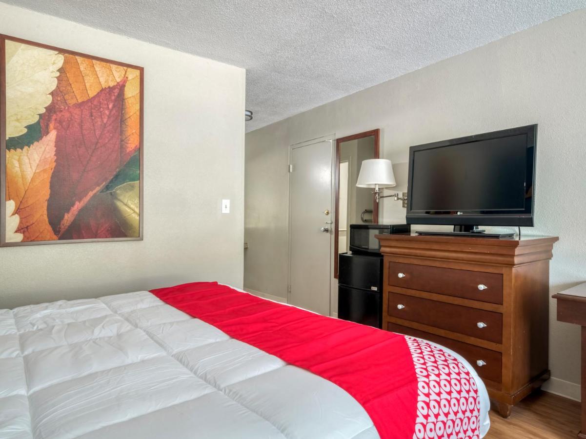 Oyo Hotel Battleboro Dış mekan fotoğraf