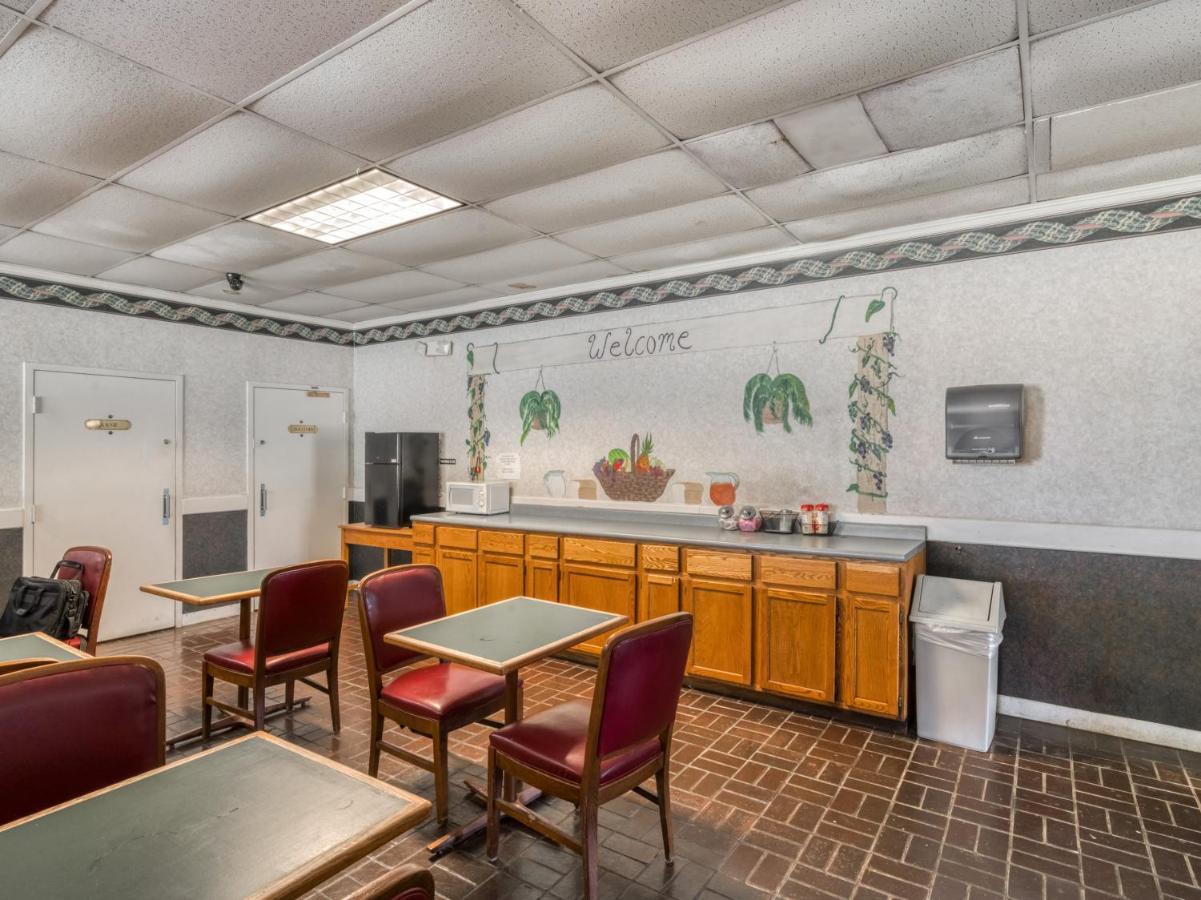 Oyo Hotel Battleboro Dış mekan fotoğraf