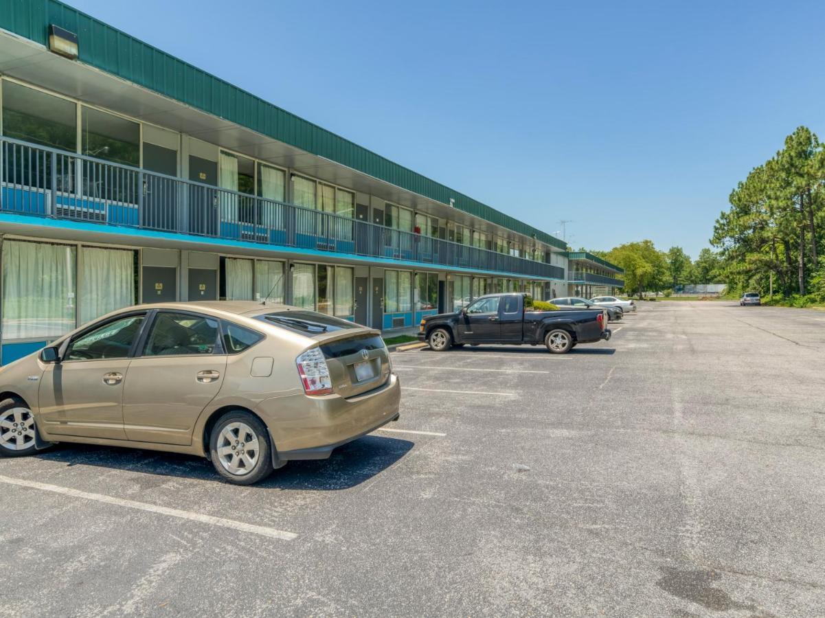 Oyo Hotel Battleboro Dış mekan fotoğraf