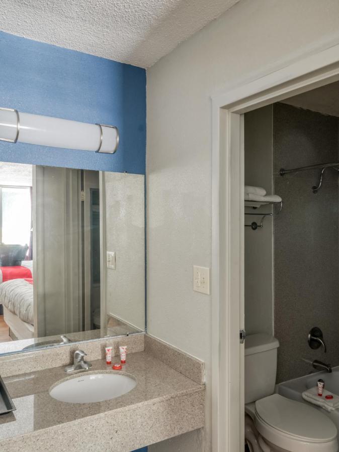 Oyo Hotel Battleboro Dış mekan fotoğraf